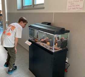 S.E.A. Helps Install Aquarium at CRMS!